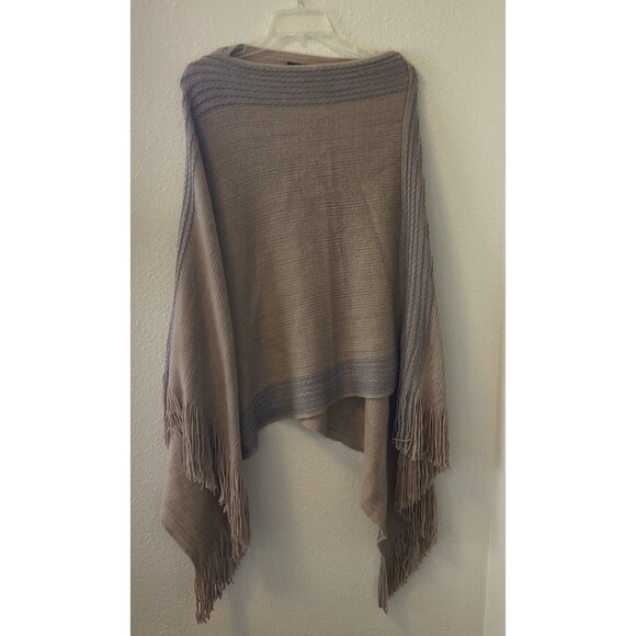 MAX EDITION Knit Poncho Asymmetrical Acrylic Size Sm/Med Fringe Boho Artsy - Picture 1 of 14
